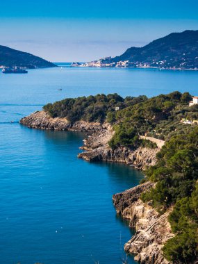 İtalya, Liguria bölgesi, Lerici köyü ve denizi.