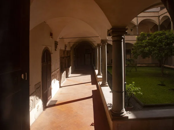 Italy Tuscany Florence City Cloister Badia Fiorentina Church — Stock Photo, Image