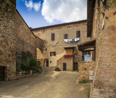 İtalya, Toskana, Siena Bölgesi, Abbadia Isola Köyü