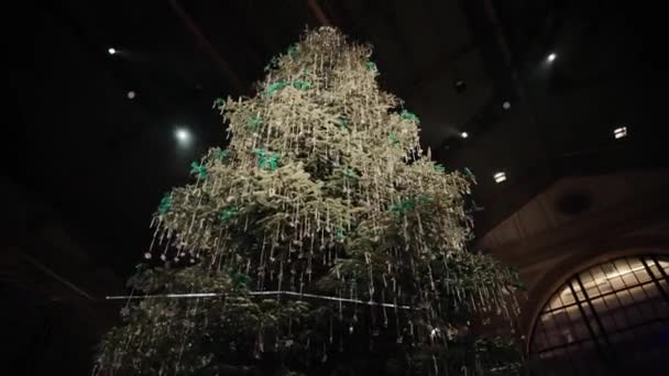 Swarovski Weihnachtsbaum Einer Galerie Luxus Shopping Bern Schweiz Dezember 2021 — Stockvideo