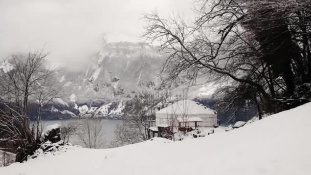 Traditionele Yurt Aziatisch Huis Voor Nomaden Het Bos Zwitserse Alpen — Stockvideo
