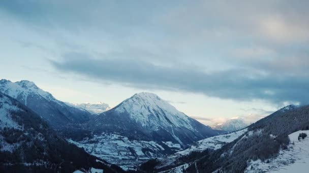 Piękne Góry Zimą Zdjęcia Lotnicze Rano Alpach Szwajcarskich Góry Pokryte — Wideo stockowe