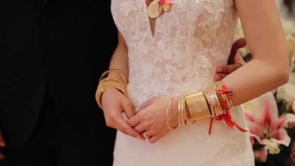 Tradycyjna Turecka Biżuteria Ślubna Nazwie Altin Ręce Ramiona Panny Młodej — Wideo stockowe