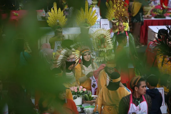 Les Résidents Surabaya Participent Célébration Festival Rujak Ulek Portant Des — Photo