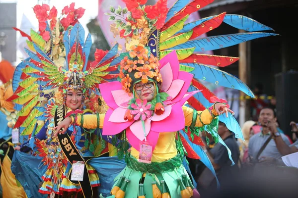 Surabaya Invånare Delta Firandet Rujak Ulek Festivalen Genom Att Bära — Stockfoto