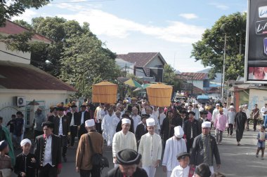 Yeni yılın caddesi.