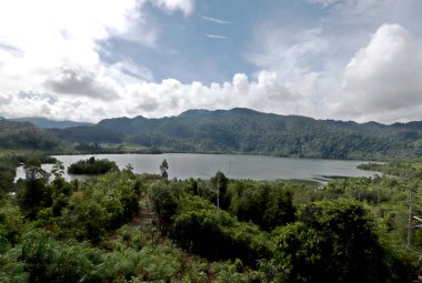 Gölün güzel manzarası