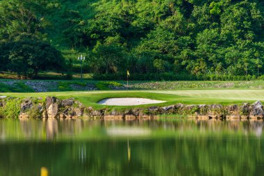 Parktaki golf sahası