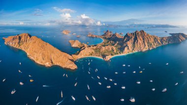 Padar adasındaki mercanların hava görüntüsü, Komdo Ulusal Parkı, Endonezya