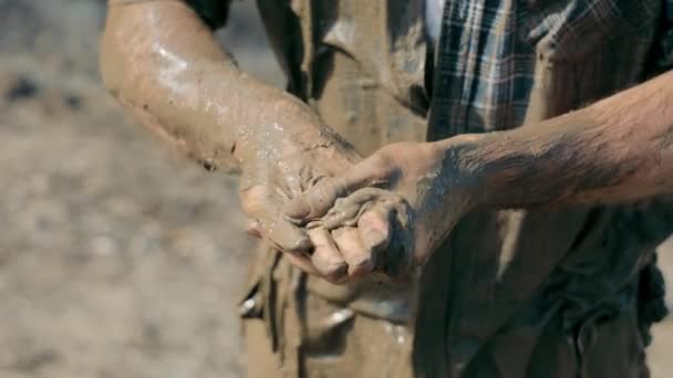 Man Who Fell Swamp Cleans His Hands Swamp Dirt Mans — Stock Video