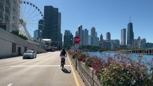 Chicago Illinois Estados Unidos 2022 Ciclismo Camino Del Lago Través — Vídeos de Stock