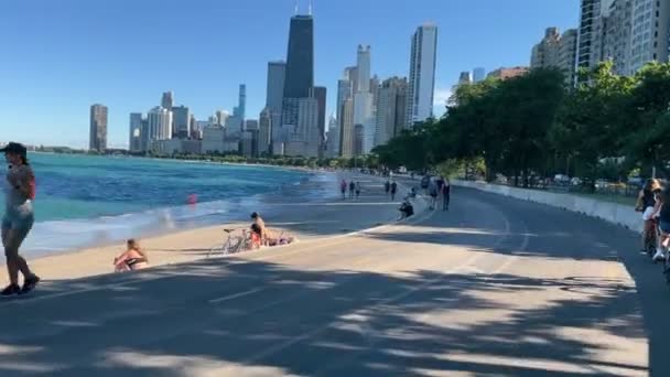 Chicago Illinois Verenigde Staten 2022 Fietsen Lakefront Trail Door Menigten — Stockvideo