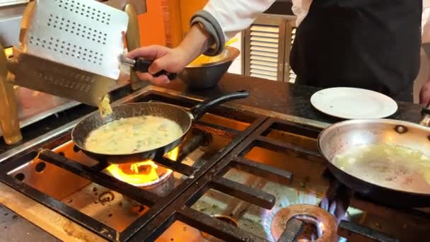 Fast Food Lokal Eine Sehr Schmutzige Küche Der Spaghetti Auf — Stockvideo