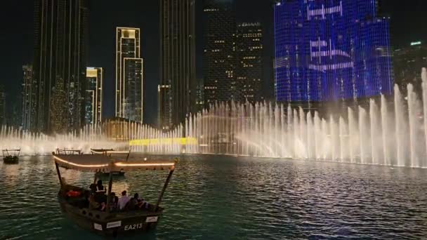 Uae Dubai United Arab Emirates April 2024 Dubai Fountain Show — Stock Video