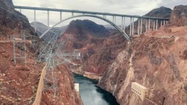 Mike OCallaghan Pat Tillman Memorial Köprüsü, Mike OCallaghan Pat Tillman Memorial Köprüsü