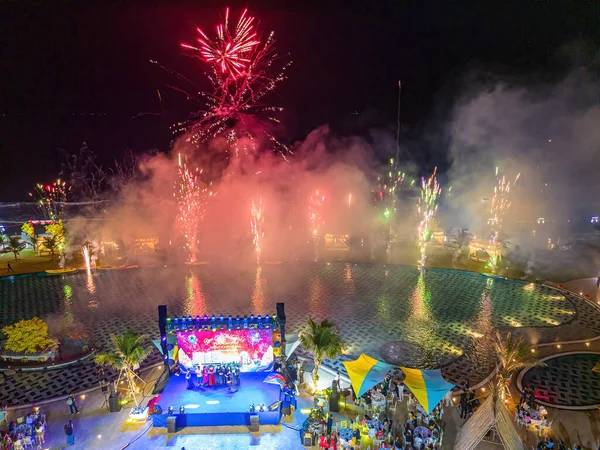 Beautiful Colorful Holiday Fireworks Evening Sky Pool Year End Party — Foto de Stock