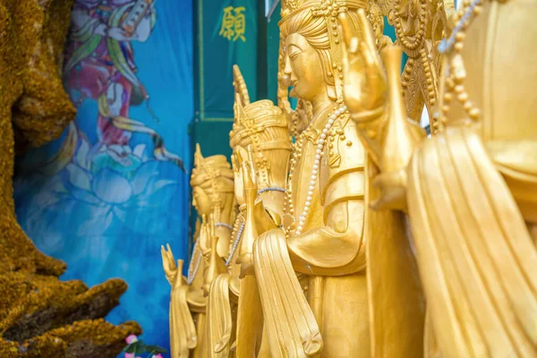 ベトナムのダラットにあるLinh Phuoc Pagoda ダラットの有名なランドマーク 仏教の磁器ガラスの寺院 ダラットのLinh Phuocパゴダベトナムもドラゴンパゴダと呼ばれる — ストック写真