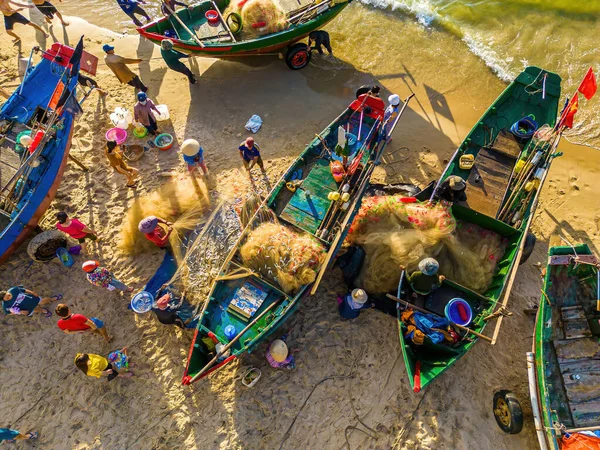Top View Fisherman Casting His Net Sunrise Sunset Traditional Fishermen — Zdjęcie stockowe