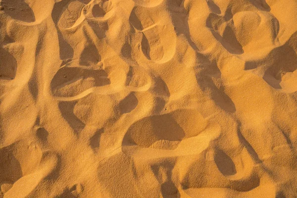 Närbild Sandmönster Strand Sommaren Sandstruktur Bakgrund Brunt Ökenmönster Från Tropisk — Stockfoto