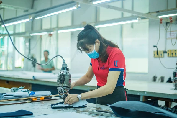Ria Vietnam Jan 2023 Focus Woman Cutter Machine Personal Protection — Stock Fotó