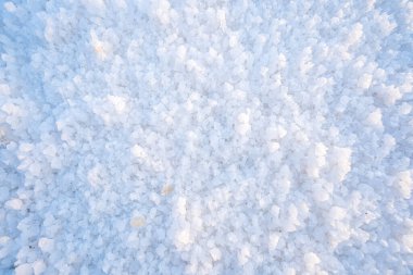 Beyaz deniz tuzundan. Kaba kaya tuzu dokusu.