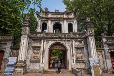 Hanoi, Vietnam - Kasım 12017: Edebiyat Tapınağı Van Mieu Quoc Tu Giam olarak da bilinir, ayrıca Konfüçyüs Tapınağı ve Hanoi 'deki antik üniversite olarak da bilinir..