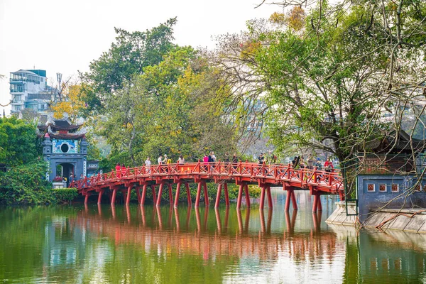 Noi Vietnam Mar 2023 Röd Bro Huc Bridge Hoan Kiem — Stockfoto