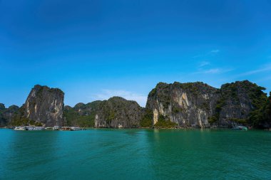 Rock Island Halong Bay, Vietnam, Güneydoğu Asya'da doğal görünümünü. UNESCO dünya mirası. Dağ Adaları'nda Ha uzun Bay. Güzel manzara popüler Asya Simgesel Yapı ünlü hedef Vietnam