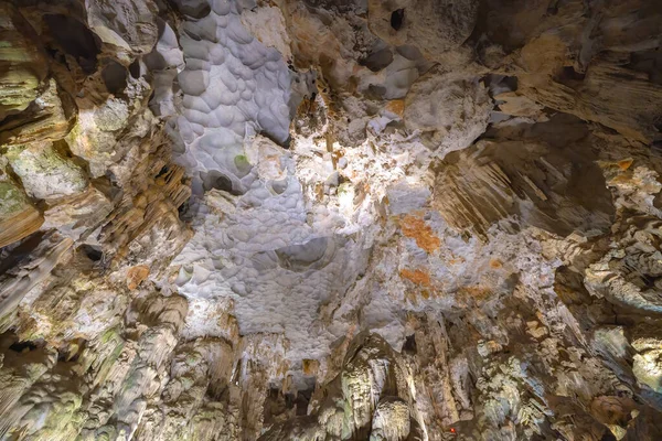 Beautiful Flowstone Stalactites Thien Cung Cave Heavenly Palace Cave Halong — Stock Photo, Image