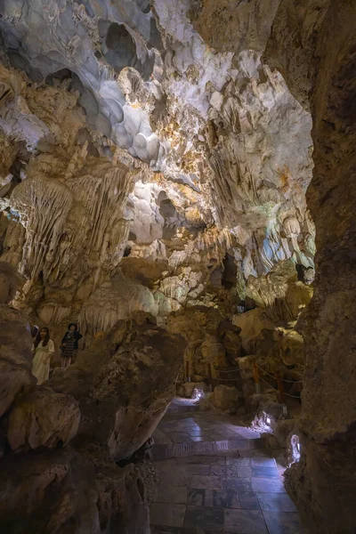 Piękny Kamień Przepływowy Stalaktyty Thien Cung Cave Jaskinia Niebiańskiego Pałacu — Zdjęcie stockowe