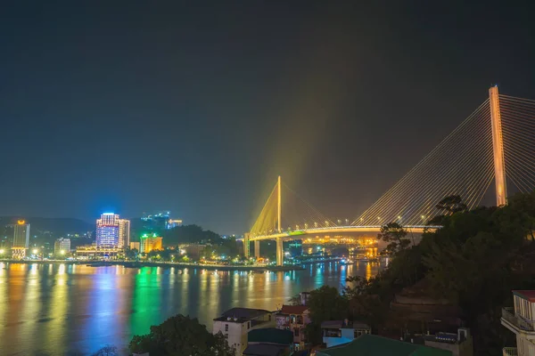 Bai Chay Brücke Nachtlichter Schimmernden Zwei Halbinsel Verbunden Hon Gai — Stockfoto