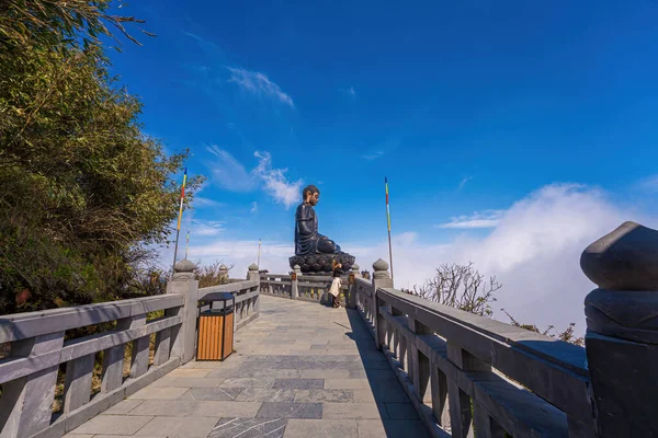 Ландшафт Статуєю Гігантського Будди Вершині Гори Фансіпан Сапа Область Лао — стокове фото