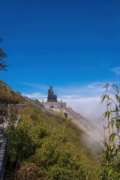 Paisagem Com Estátua Buda Gigante Topo Monte Fansipan Região Sapa — Fotografia de Stock