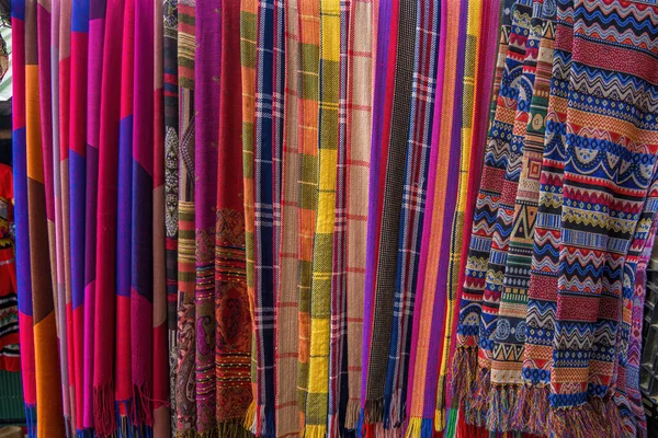 Národní Oblečení Vyšívací Vzory Šatech Kmeny Černých Hmongů Městě Sapa — Stock fotografie