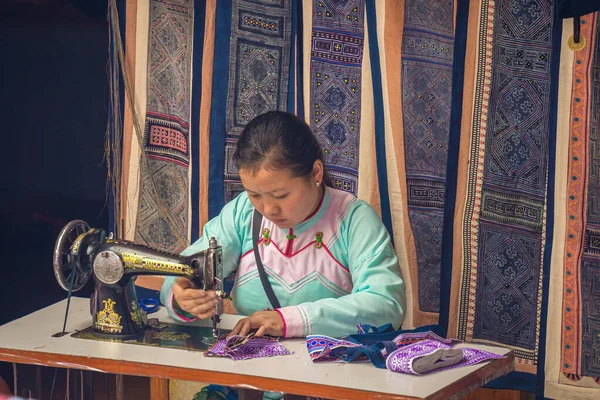 Lao Cai Vietnam Mar 2023 Junge Mong Mädchen Lernen Traditionelle — Stockfoto