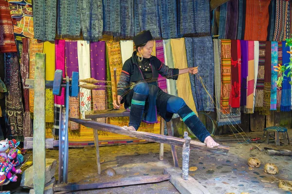 Lao Cai Vietnam Mar 2023 Alte Mong Frauen Stellen Traditionelle — Stockfoto
