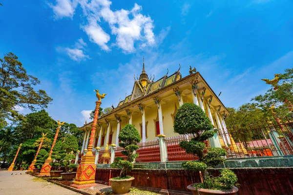Koncepcja Podróży Krajobrazu Widok Góry Architekturę Pagody Starożytnych Khmerów Główna — Zdjęcie stockowe