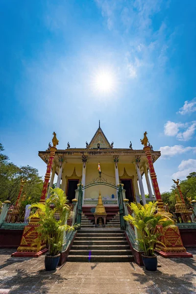旅游和景观概念 高棉人古塔建筑的最高视图 高棉塔的主要大厅也是由越南特拉温省的杭州塔或潮坑洲坦塔呼叫的 — 图库照片