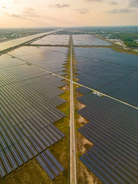 Blick Von Oben Auf Sonnenkollektoren Auf Dem Bauernhof Alternative Stromquelle — Stockfoto