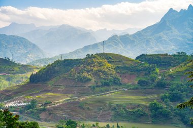 Muong Hum, Y Ty, Lao Cai, Vietnam 'daki pirinç teraslarının hava görüntüsü. Vietnam 'ın manzara manzarası, Muong Hum' un kalbi pirinç tarlaları. Muhteşem pirinç tarlaları. Dikilmiş panorama çekimi