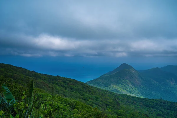 Верхній Вид Панорамного Узбережжя Острова Кон Дао Вид Зверху Хвилями — стокове фото