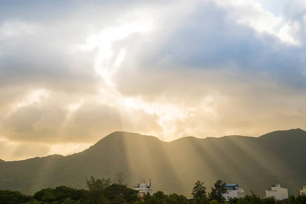 Vacker Utsikt Över Blå Himmel Med Moln Vid Soluppgången Delvis — Stockfoto
