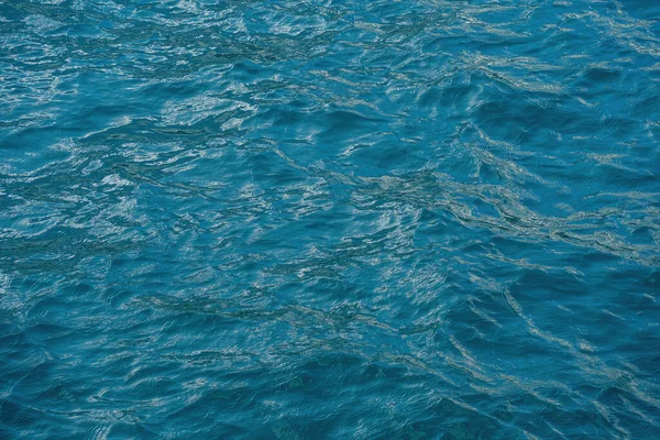 Τροπικά Νερά Παραλίας Νερό Του Ήλιου Αντανακλά Κυματισμούς Στο Φως — Φωτογραφία Αρχείου