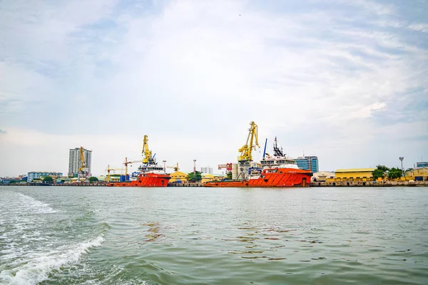 Duży Żuraw Załadunku Kontenerów Jest Cai Mep Port Duży Port — Zdjęcie stockowe