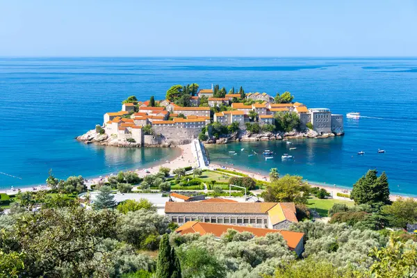 Karadağ 'da Sveti Stefan' a bakış