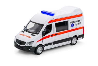 Oyuncak acil ambulans minibüsünün yüksek çözünürlüklü görüntüsü. Acil tıbbi bakım.