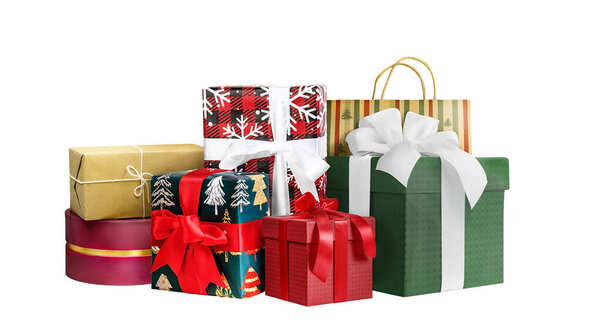 Красиво обернутые рождественские подарки в различных цветах и узорах изолированы на белом, идеально подходит для праздников.