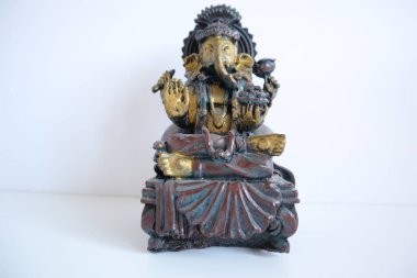Beyaz Arkaplanda Hindu Ganesh Heykeli