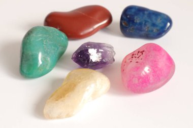 Yarı değerli taşlar, renk spektrumu, Gemstones Çok renkli, Gökkuşağı