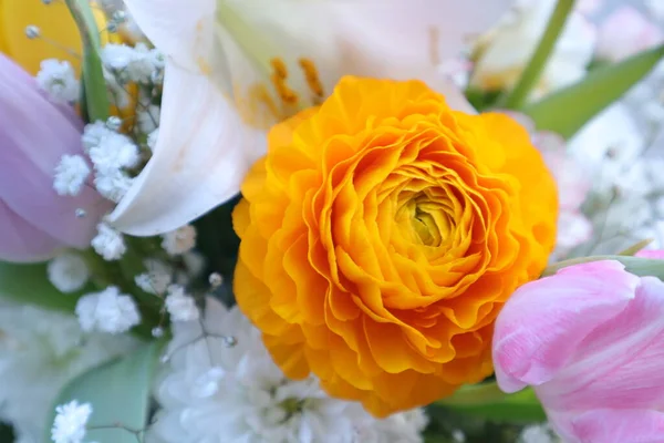 Schöner Strauß Weißer Rosen Einer Vase — Stockfoto